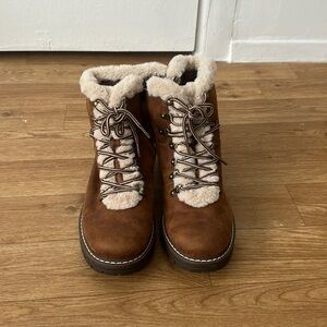 Cliffs brown fur boot